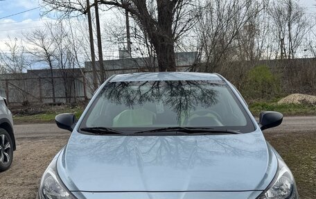 Hyundai Solaris II рестайлинг, 2013 год, 825 000 рублей, 3 фотография