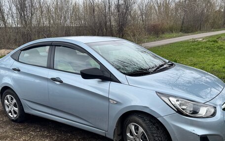 Hyundai Solaris II рестайлинг, 2013 год, 825 000 рублей, 4 фотография