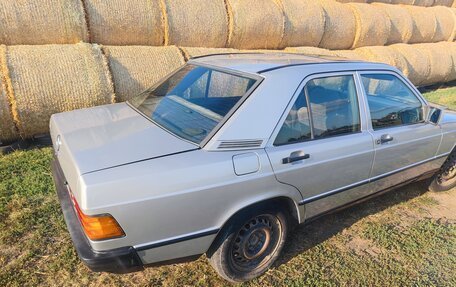 Mercedes-Benz 190 (W201), 1983 год, 430 000 рублей, 5 фотография