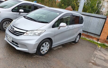 Honda Freed I, 2012 год, 1 110 000 рублей, 3 фотография