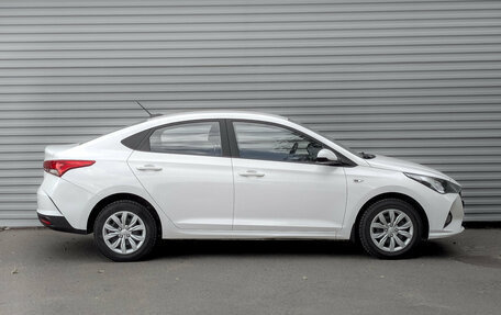 Hyundai Solaris II рестайлинг, 2022 год, 1 480 000 рублей, 4 фотография