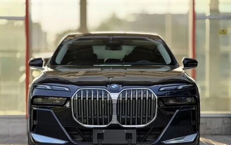 BMW 7 серия, 2023 год, 9 999 999 рублей, 10 фотография