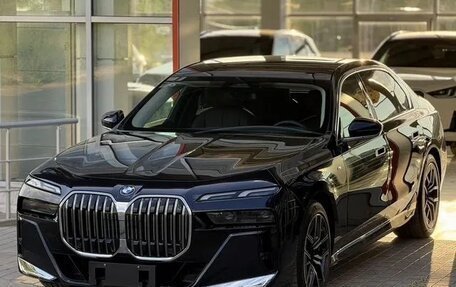 BMW 7 серия, 2023 год, 9 999 999 рублей, 8 фотография