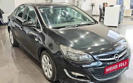 Opel Astra J, 2013 год, 695 000 рублей, 2 фотография