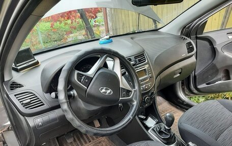 Hyundai Solaris II рестайлинг, 2014 год, 1 000 000 рублей, 8 фотография
