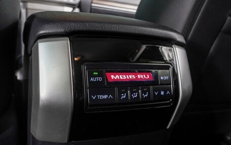 Toyota Land Cruiser Prado 150 рестайлинг 2, 2020 год, 6 849 000 рублей, 16 фотография