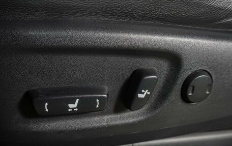 Toyota Land Cruiser Prado 150 рестайлинг 2, 2020 год, 6 849 000 рублей, 25 фотография