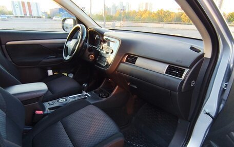 Mitsubishi Outlander III рестайлинг 3, 2012 год, 1 250 000 рублей, 9 фотография