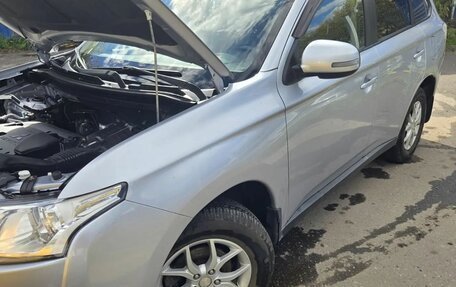 Mitsubishi Outlander III рестайлинг 3, 2012 год, 1 250 000 рублей, 18 фотография