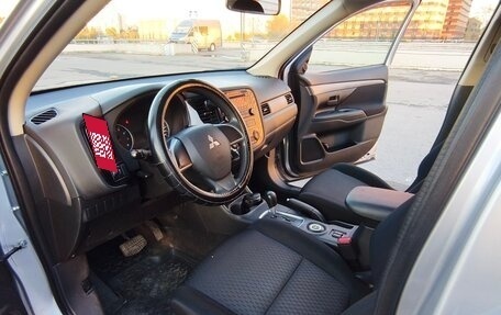 Mitsubishi Outlander III рестайлинг 3, 2012 год, 1 250 000 рублей, 12 фотография