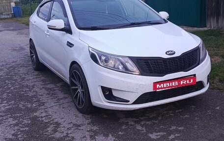 KIA Rio III рестайлинг, 2013 год, 900 000 рублей, 4 фотография