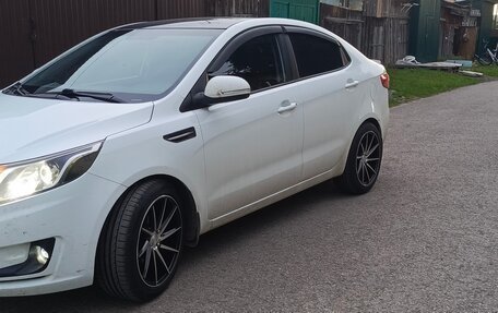 KIA Rio III рестайлинг, 2013 год, 900 000 рублей, 6 фотография