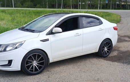 KIA Rio III рестайлинг, 2013 год, 900 000 рублей, 10 фотография
