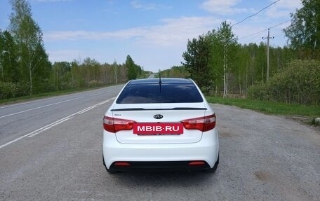 KIA Rio III рестайлинг, 2013 год, 900 000 рублей, 22 фотография