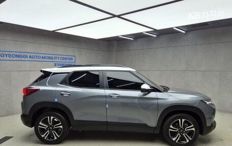 Chevrolet TrailBlazer, 2023 год, 1 800 000 рублей, 2 фотография