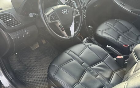 Hyundai Solaris II рестайлинг, 2015 год, 900 000 рублей, 5 фотография