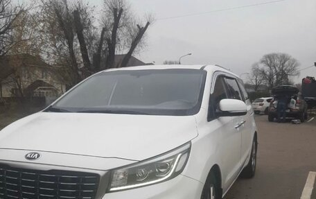 KIA Carnival III, 2019 год, 2 800 000 рублей, 1 фотография