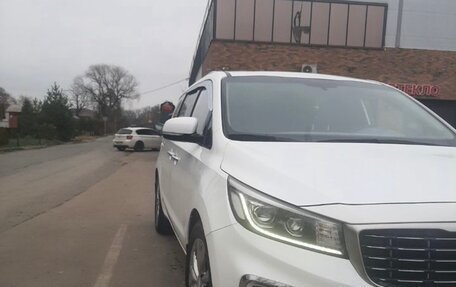 KIA Carnival III, 2019 год, 2 800 000 рублей, 2 фотография