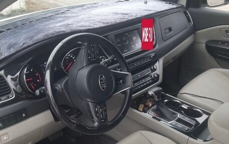 KIA Carnival III, 2019 год, 2 800 000 рублей, 6 фотография