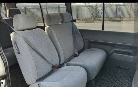 Toyota HiAce H100, 2001 год, 980 000 рублей, 6 фотография