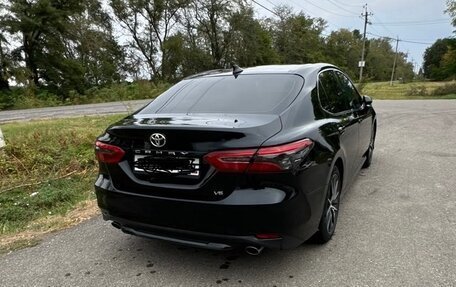 Toyota Camry, 2021 год, 2 850 000 рублей, 4 фотография