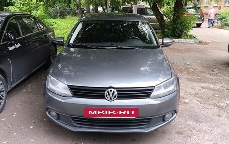 Volkswagen Jetta VI, 2012 год, 750 000 рублей, 2 фотография