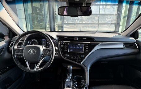 Toyota Camry, 2020 год, 3 099 000 рублей, 13 фотография