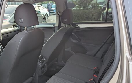 Volkswagen Tiguan II, 2017 год, 2 150 000 рублей, 17 фотография