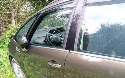 Citroen C4 Picasso II рестайлинг, 2012 год, 700 000 рублей, 1 фотография