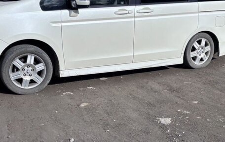 Honda Stepwgn IV, 2010 год, 1 350 000 рублей, 2 фотография