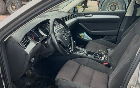 Volkswagen Passat B8 рестайлинг, 2017 год, 1 300 000 рублей, 8 фотография