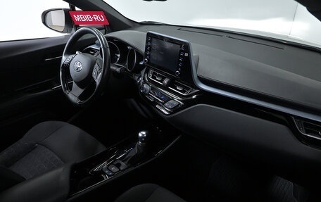Toyota C-HR I рестайлинг, 2021 год, 2 599 000 рублей, 9 фотография