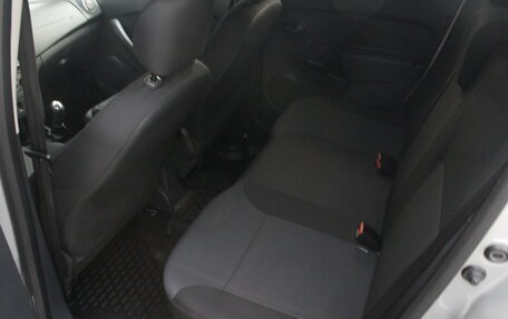 Renault Logan II, 2015 год, 745 000 рублей, 15 фотография