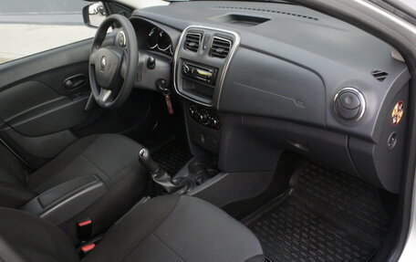 Renault Logan II, 2015 год, 745 000 рублей, 6 фотография