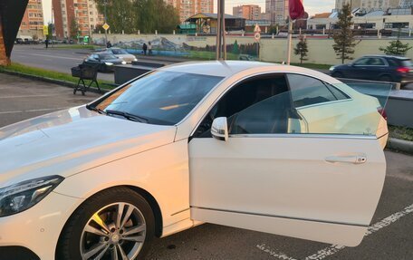 Mercedes-Benz E-Класс, 2014 год, 2 200 000 рублей, 3 фотография