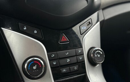 Chevrolet Cruze II, 2010 год, 300 000 рублей, 23 фотография