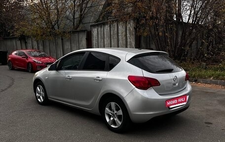 Opel Astra J, 2011 год, 650 000 рублей, 6 фотография