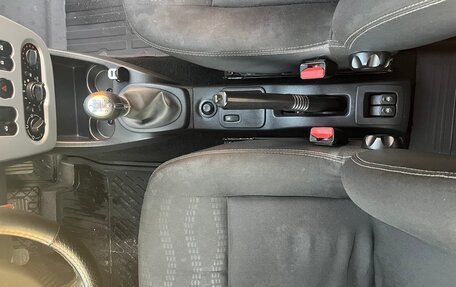 Renault Sandero I, 2013 год, 600 000 рублей, 26 фотография