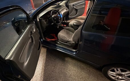 Ford Focus IV, 2001 год, 150 000 рублей, 7 фотография