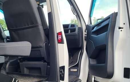 Volkswagen Caravelle T6 рестайлинг, 2017 год, 3 670 000 рублей, 7 фотография