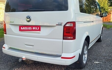 Volkswagen Caravelle T6 рестайлинг, 2017 год, 3 670 000 рублей, 2 фотография