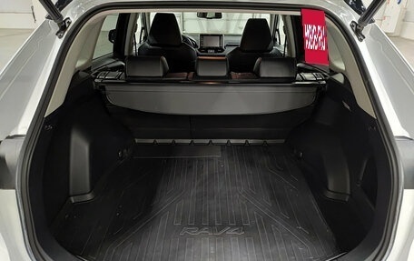 Toyota RAV4, 2021 год, 3 050 000 рублей, 12 фотография