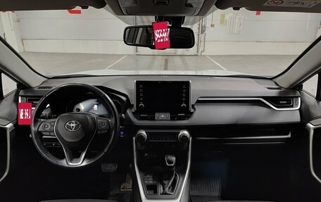 Toyota RAV4, 2021 год, 3 050 000 рублей, 17 фотография