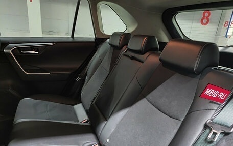 Toyota RAV4, 2021 год, 3 050 000 рублей, 15 фотография