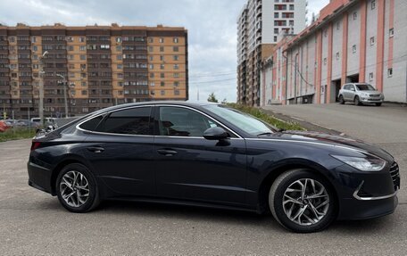 Hyundai Sonata VIII, 2022 год, 2 590 000 рублей, 2 фотография