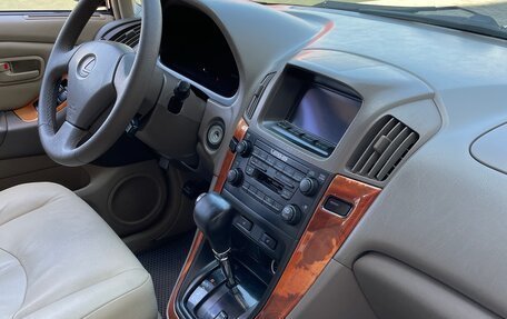 Lexus RX IV рестайлинг, 2000 год, 770 000 рублей, 18 фотография