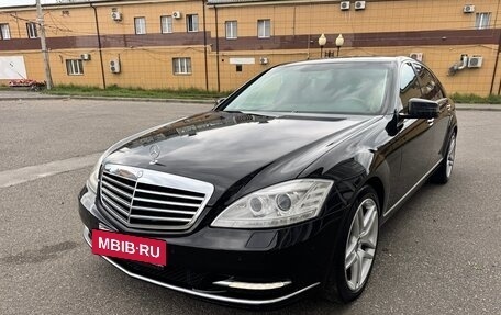 Mercedes-Benz S-Класс, 2006 год, 990 000 рублей, 3 фотография