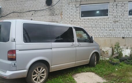Volkswagen Transporter T5 рестайлинг, 2004 год, 930 000 рублей, 3 фотография