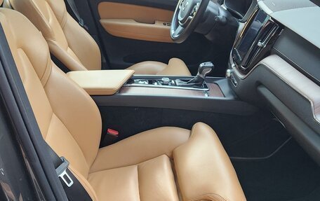 Volvo XC60 II, 2019 год, 4 000 000 рублей, 12 фотография