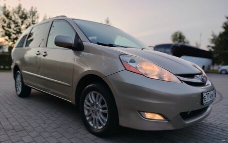 Toyota Sienna II рестайлинг, 2007 год, 1 040 000 рублей, 15 фотография